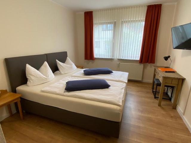 Hotel Janssen Bodenheim Exteriör bild