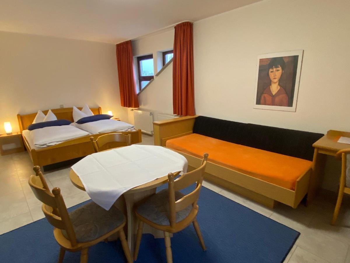 Hotel Janssen Bodenheim Exteriör bild