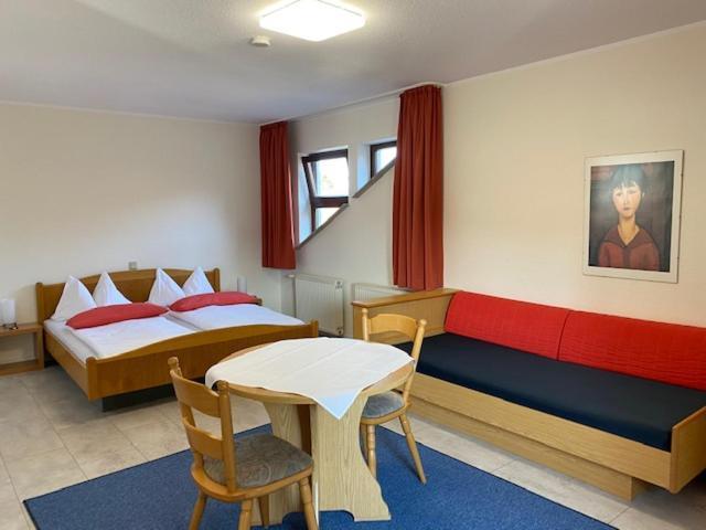 Hotel Janssen Bodenheim Exteriör bild