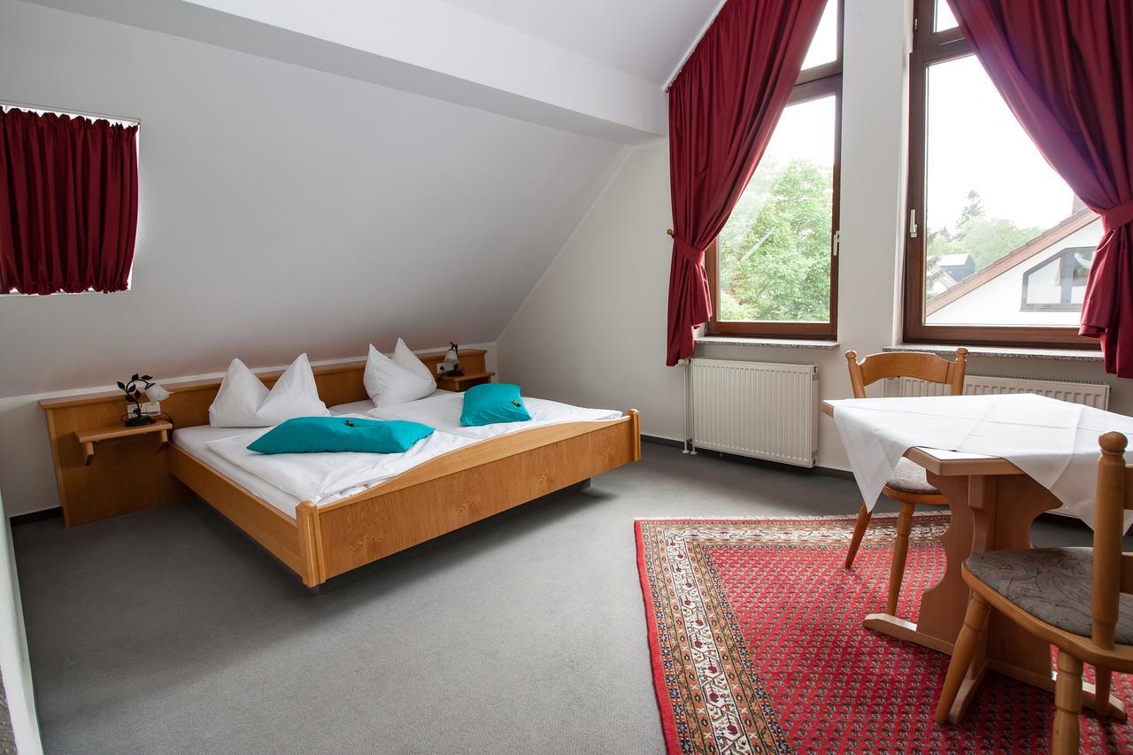 Hotel Janssen Bodenheim Exteriör bild