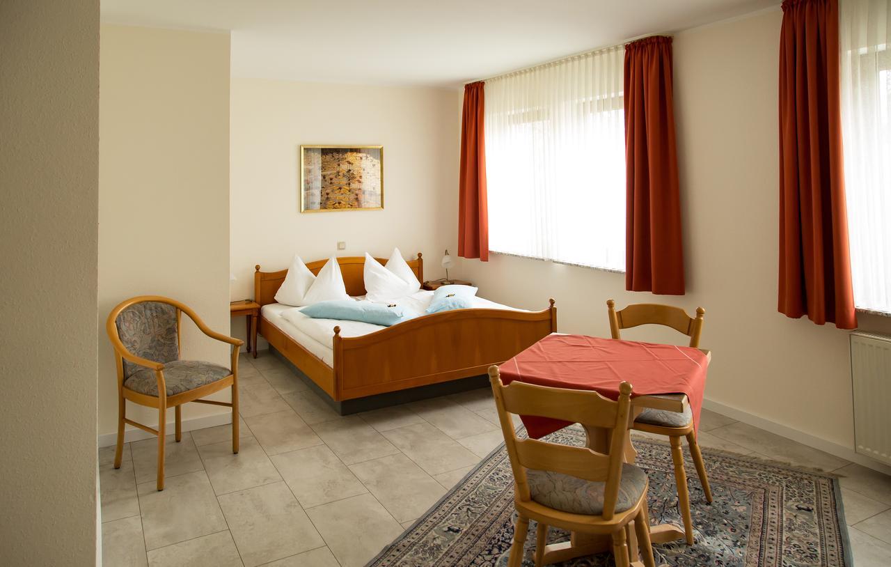 Hotel Janssen Bodenheim Exteriör bild