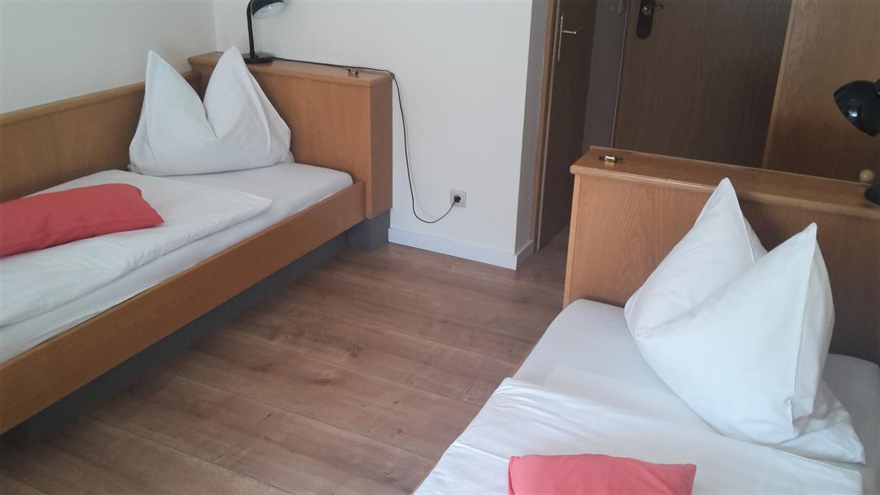 Hotel Janssen Bodenheim Exteriör bild